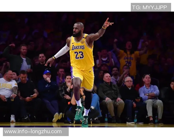 东子与老詹短信互动揭秘里夫斯自嘲投丢14个球太菜了