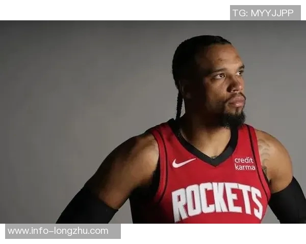 社会我龙哥狄龙半场表现出色三分球精准助力球队取胜